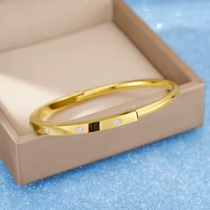 Lux Lock Bangle Bracelet - 18K Gold Plated